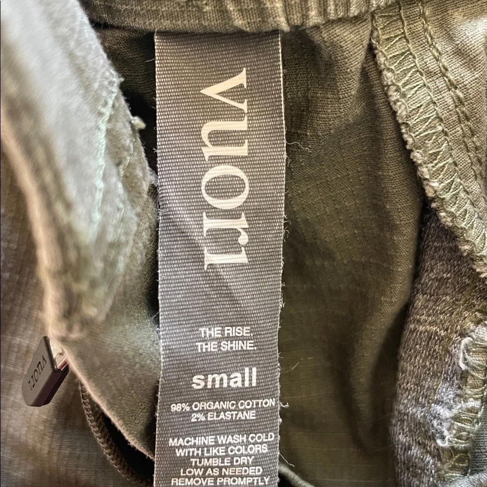 Vuori Women’s Ripstop Olive Army Green Shorts DAMAGED ZIPPER size S - Picture 4 of 5
